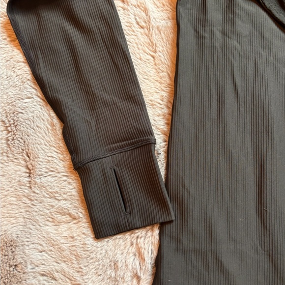 Eivy Women's Loose Fit Gaiter Top - Picture 5 of 6